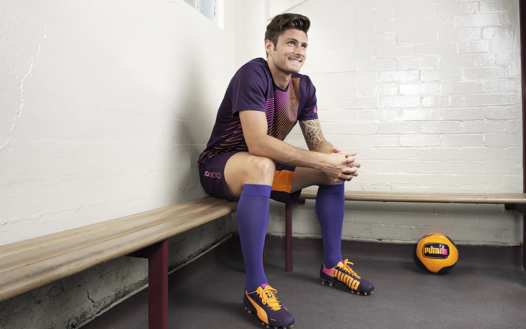 后程冲刺出彩，耐力型选手引关注，后程发力的意思