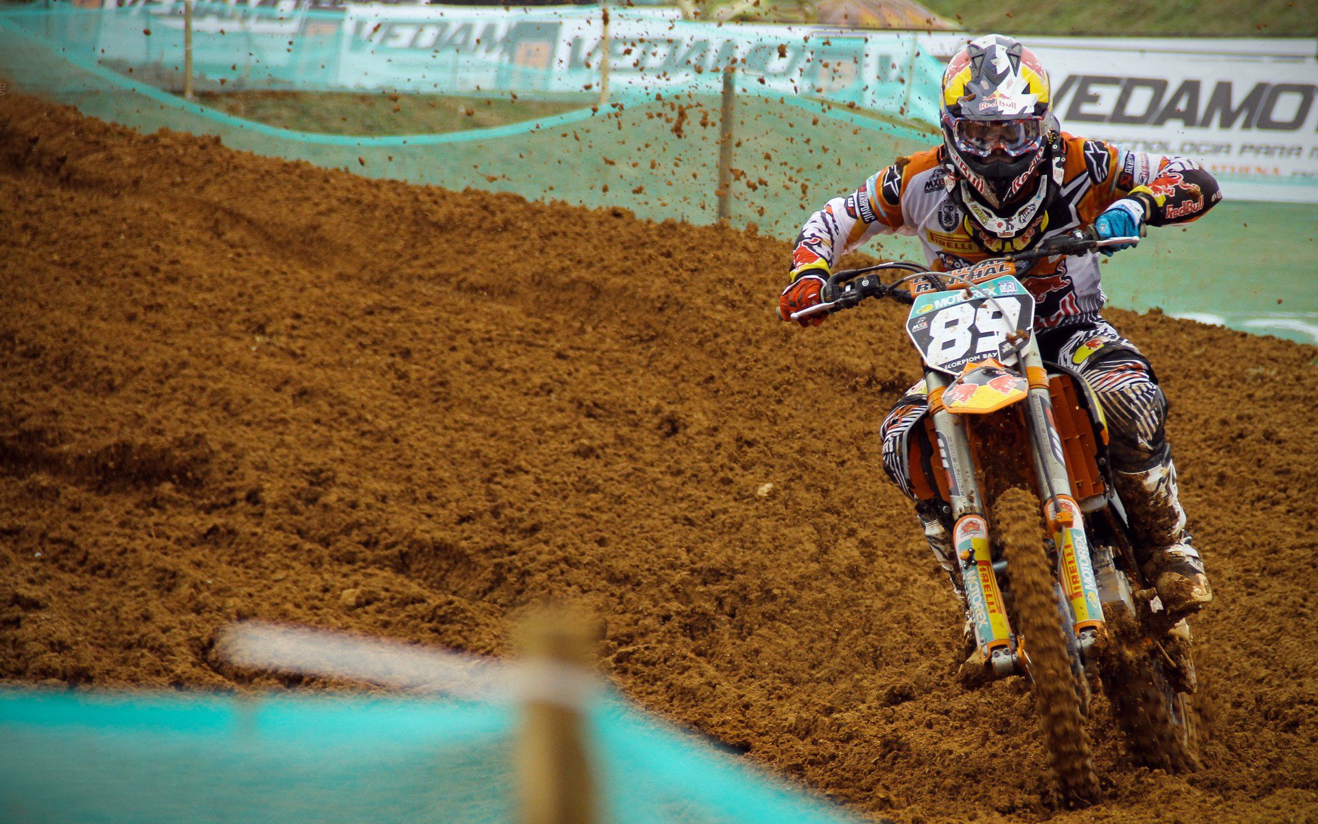 乔治·巴尔：他是全黑队防守和进攻的“双面战士”，每次比赛都充满精彩表现