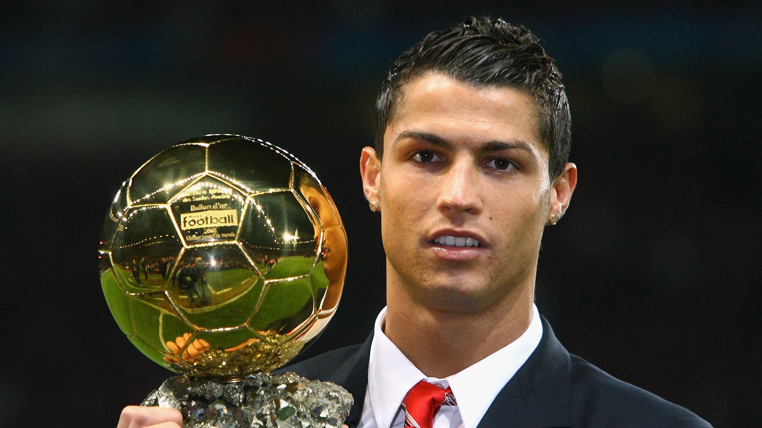 开云体育官方网入口-英超散发的激情：每一次拼抢都令人心潮澎湃，英超精彩